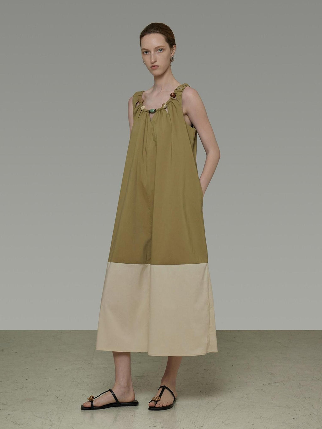unspoken Khaki Beige Colorblock Sleeveless H Line Round Neck Loose Waist Maxi Dresses