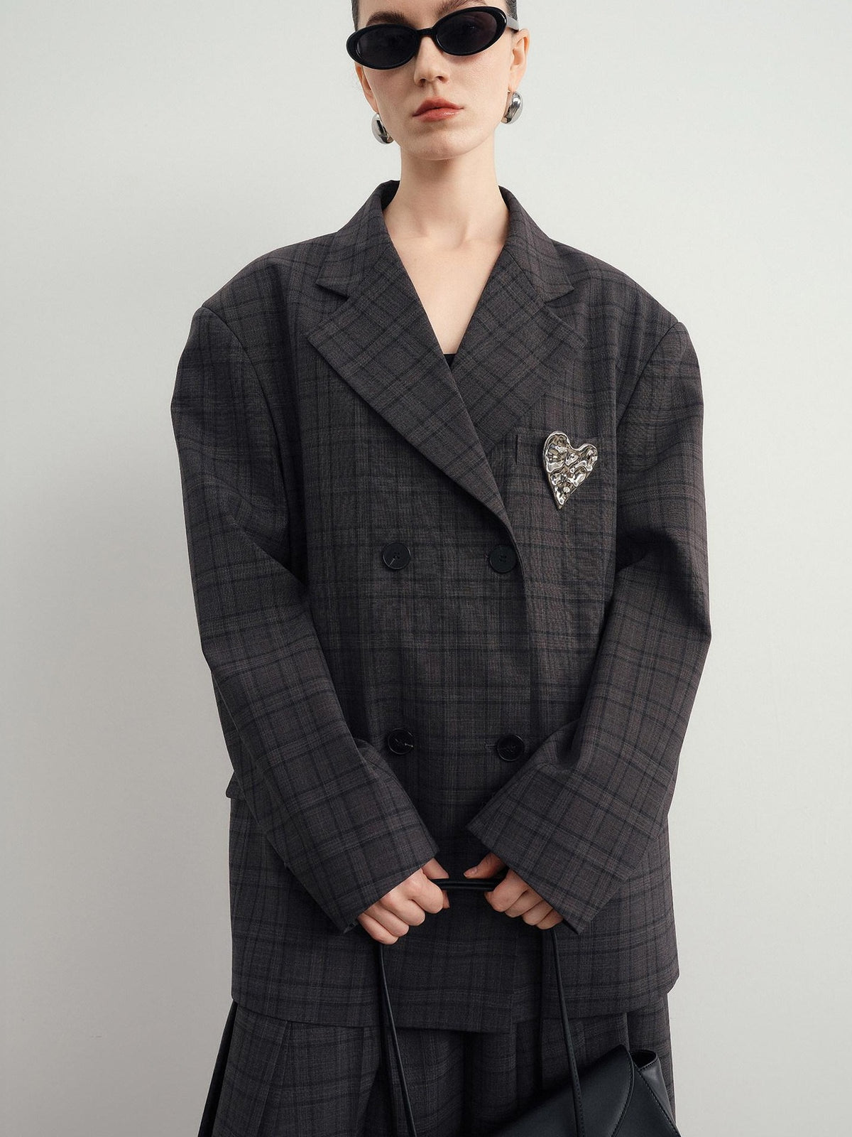 audreyyang Vintage Plaid Double Breasted Loose Fit Lapel Women Work Gray Blazers