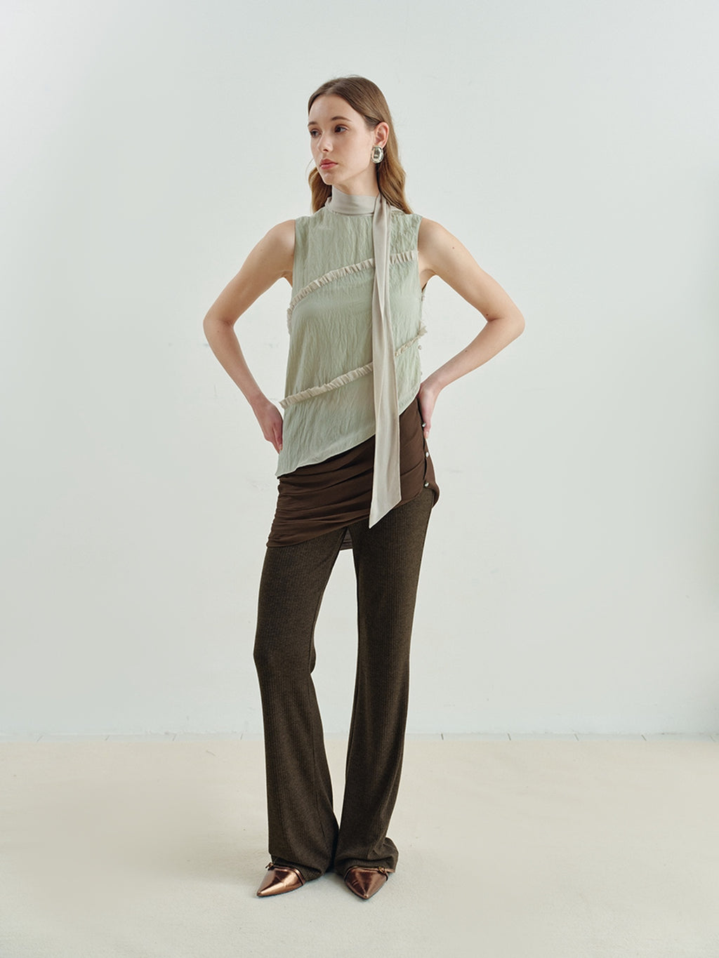 someonesometimes Versatile Viscose Blend Slim Lettuce Edge Camisole Cardamom Green Tank Tops