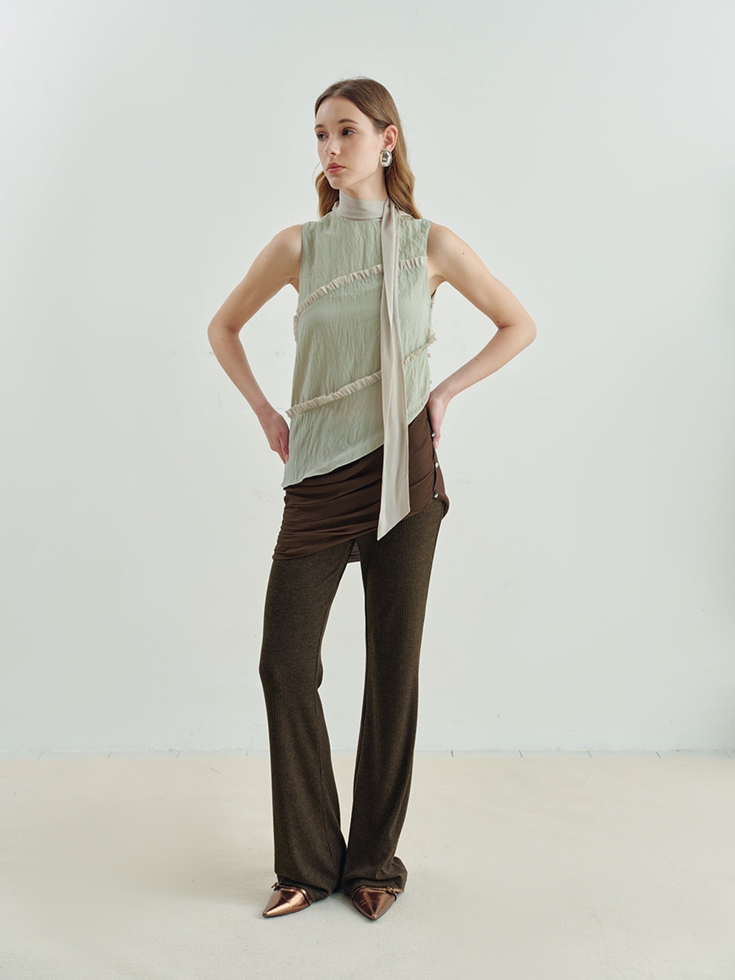 someonesometimes Versatile Viscose Blend Slim Lettuce Edge Camisole Cardamom Green Tank Tops