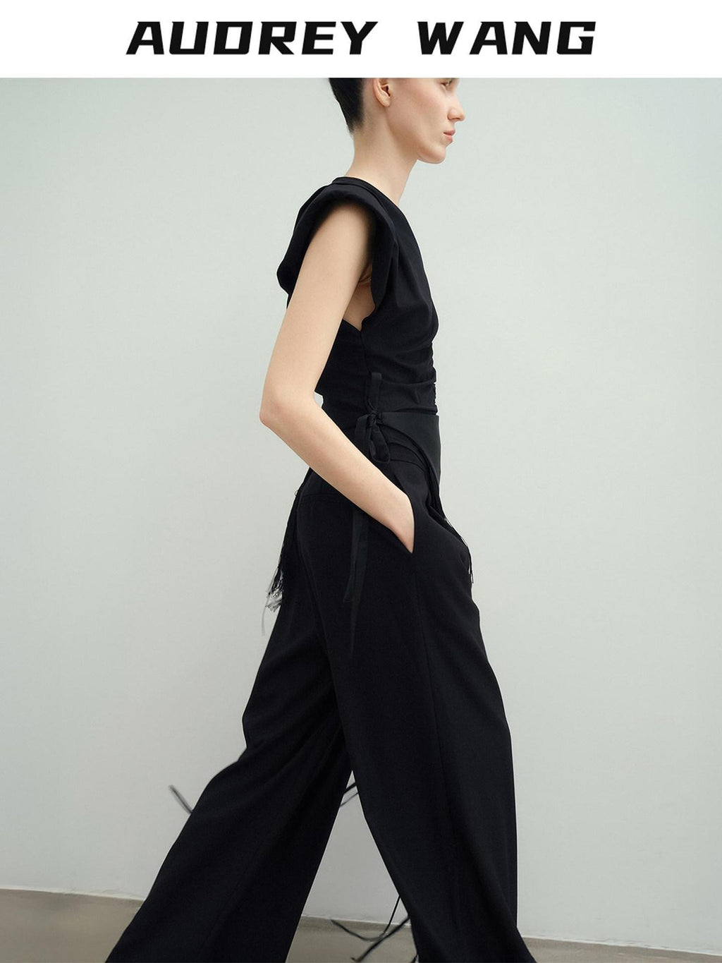 audreyyang Drawstring Pleated Loose V-neck Black Solid Women Off Shoulder Crop Tops