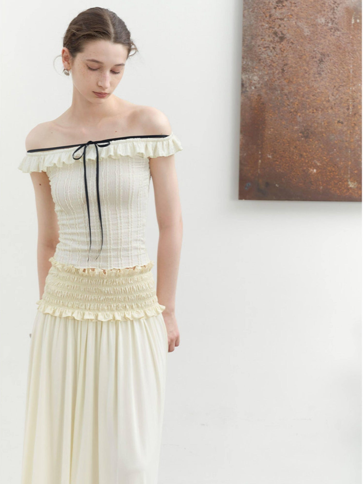someonesometimes Lace Tie Slim Fit Short Solid Mauve Cream Daily Chic Off Shoulder Crop Tops