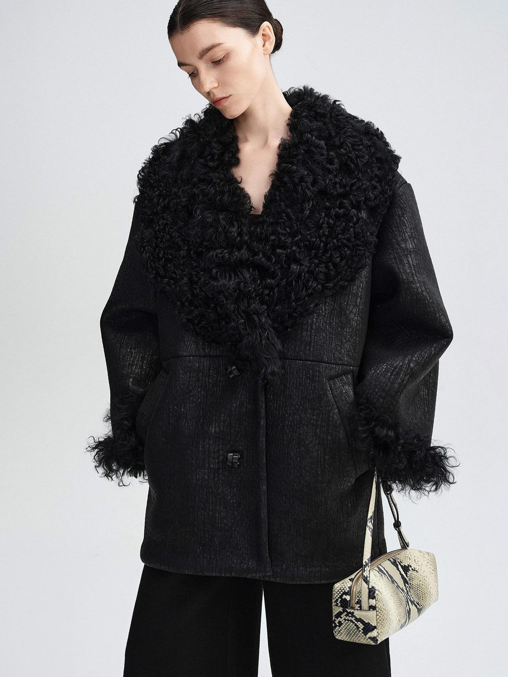 audreyyang Warm Wool Patch Retro Loose Lapel Midlength Women Lambswool Collar Long Coats
