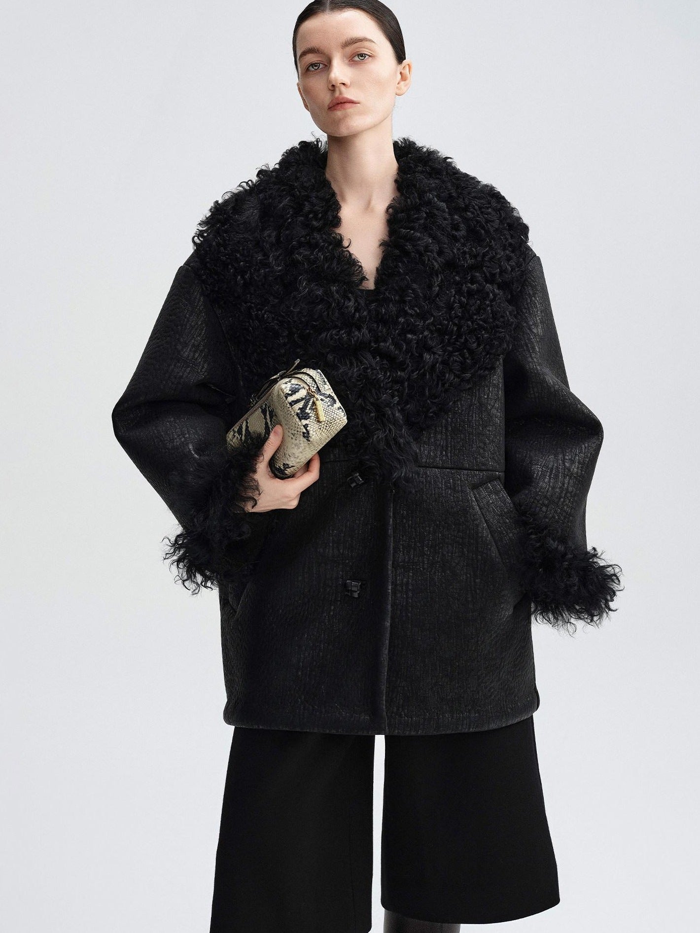 audreyyang Warm Wool Shearling Collar Patchwork Loose Midlength Women Black Long Coats