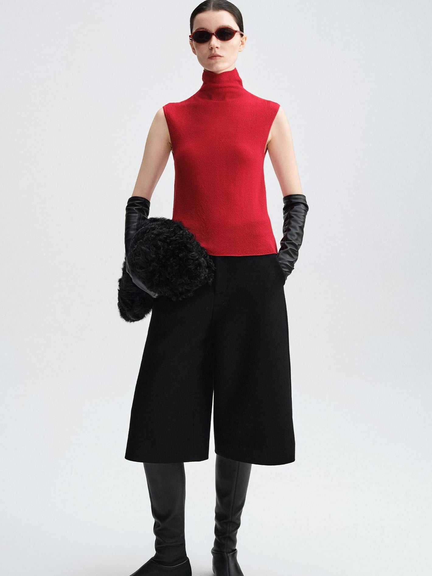 audreyyang Paris Red Slim 100 Percent Sheep Wool High Neck Sleeveless Off Shoulder Crop Tops