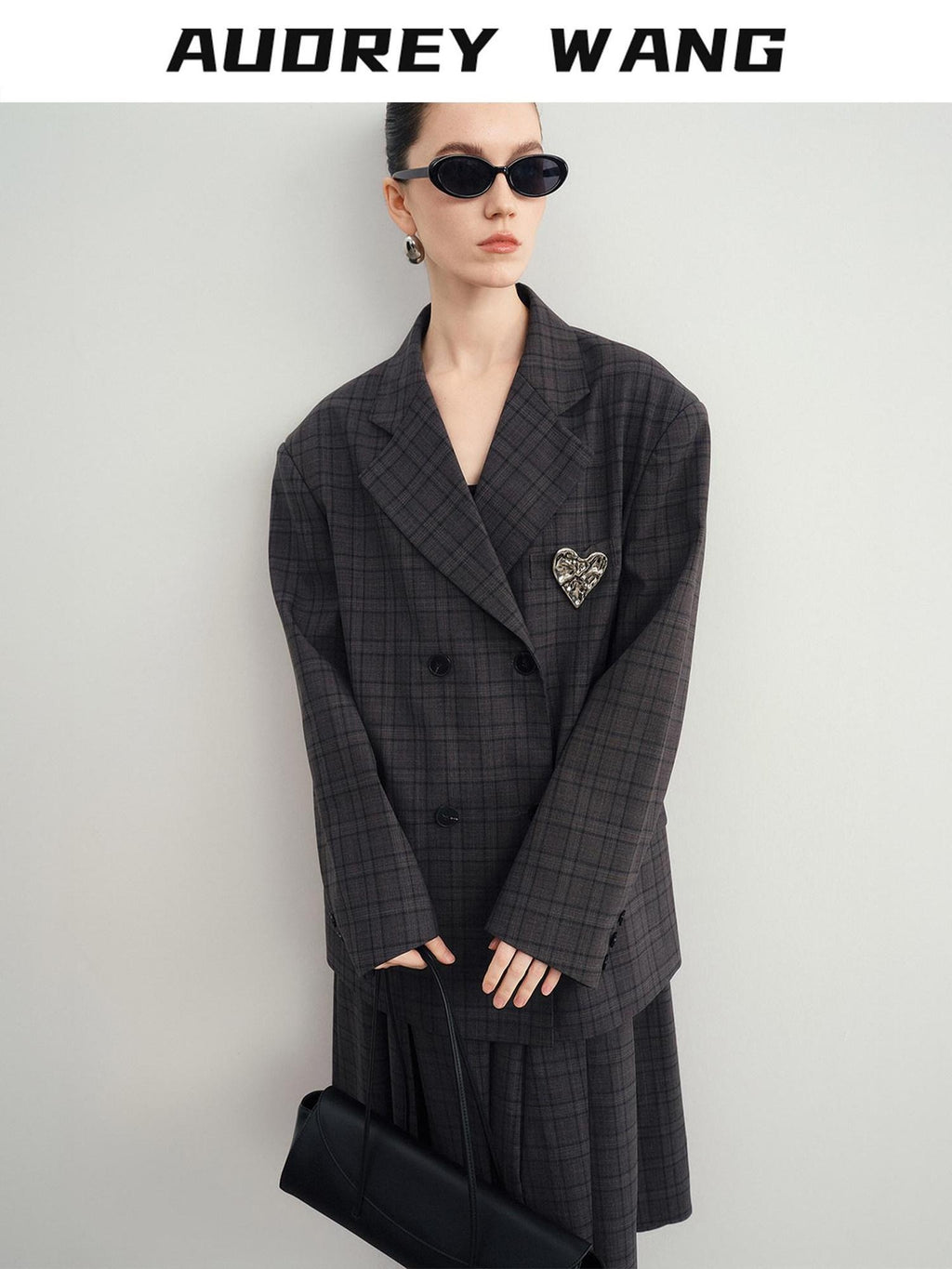 audreyyang Vintage Plaid Double Breasted Loose Fit Lapel Women Work Gray Blazers