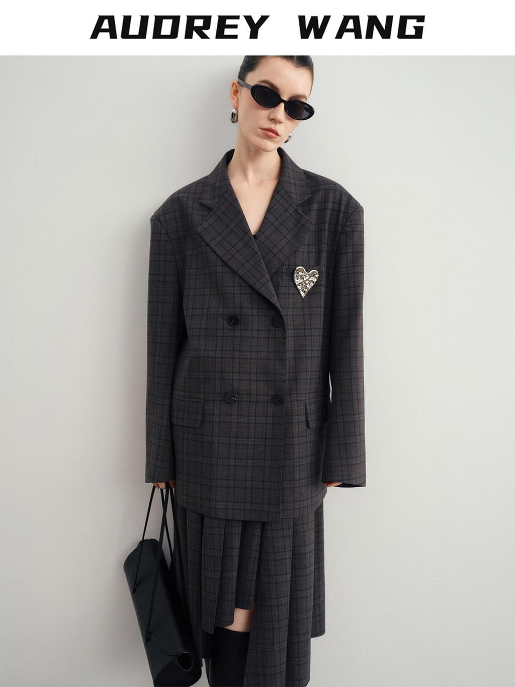audreyyang Vintage Plaid Double Breasted Loose Fit Lapel Women Work Gray Blazers