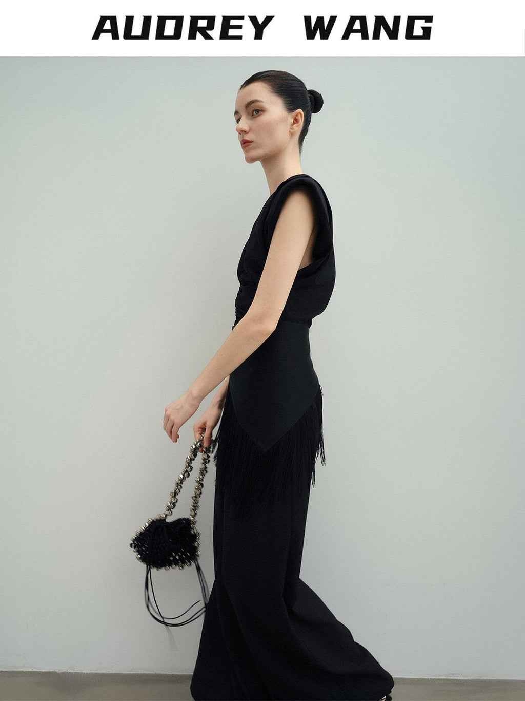audreyyang Drawstring Pleated Loose V-neck Black Solid Women Off Shoulder Crop Tops
