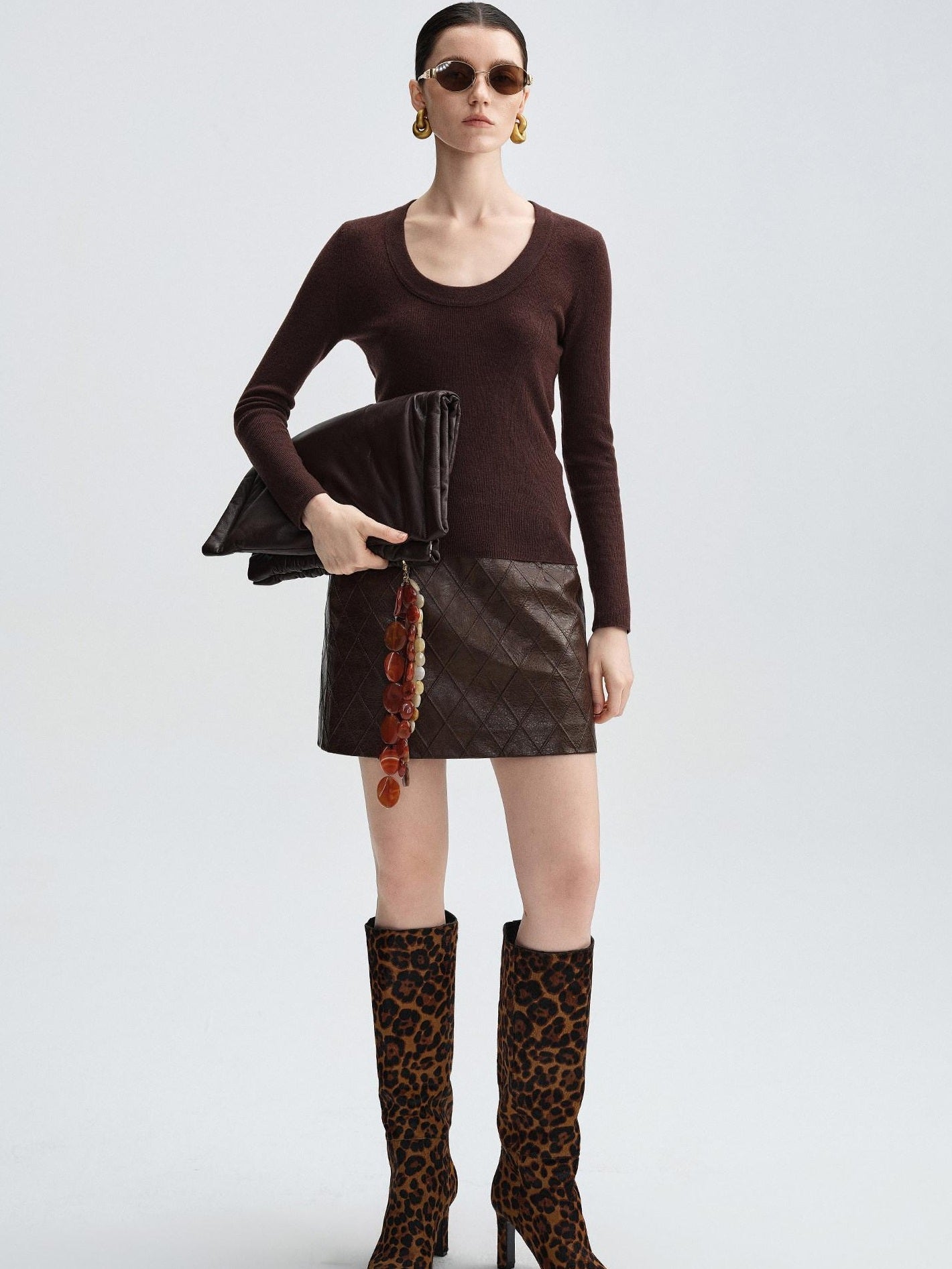 audreyyang Sheep Wool Slim Fit Crew Neck Knit Women Black Gray Brown Sweaters