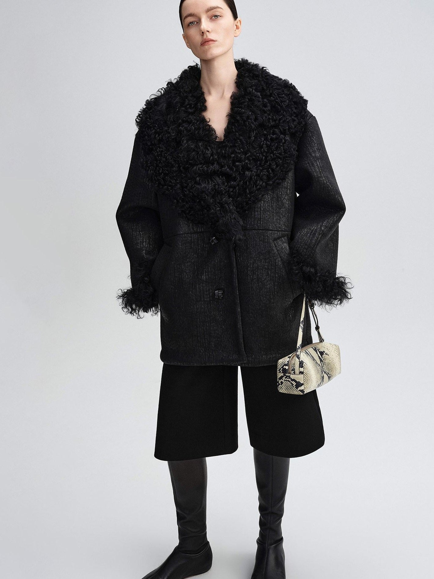 audreyyang Warm Wool Shearling Collar Patchwork Loose Midlength Women Black Long Coats