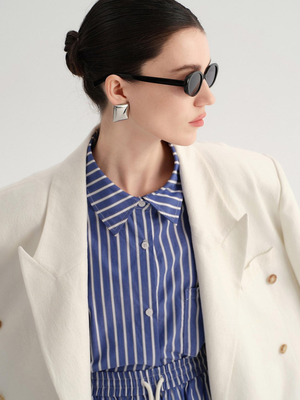 audreyyang Minimal Double Breasted Notch Lapel Midlength Loose Fit Women White Blazers