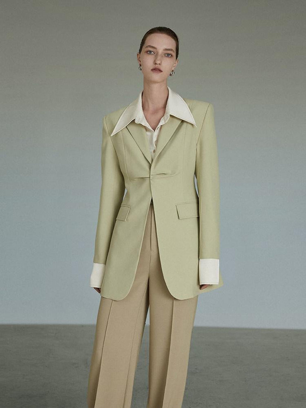 unspoken Streamlined Slim Fit Sage Green Notch Lapel Single Breasted Office Women Blazers