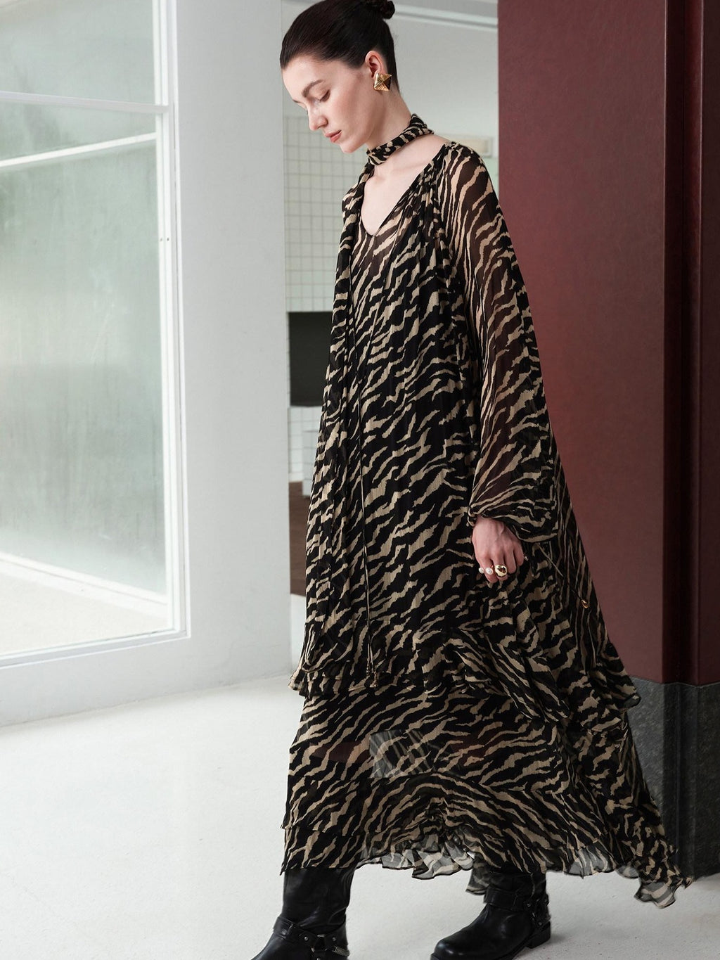 audreyyang Soft Viscose Ruffle Casual A Line Zebra V-neck Long Sleeve Maxi Dresses