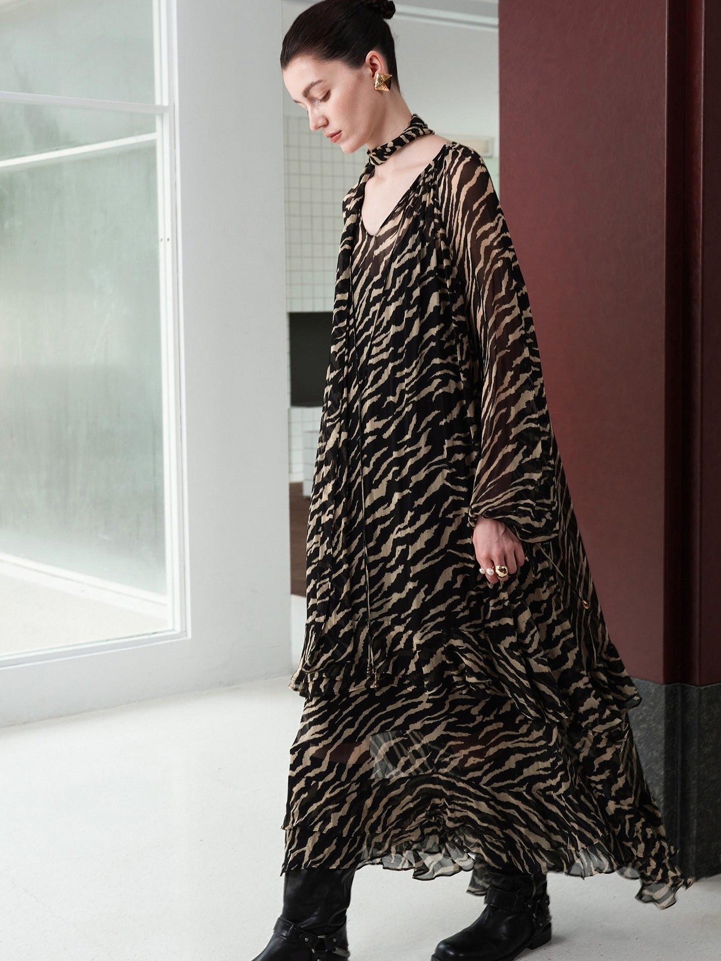 audreyyang Soft Viscose Ruffle Casual A Line Zebra V-neck Long Sleeve Maxi Dresses