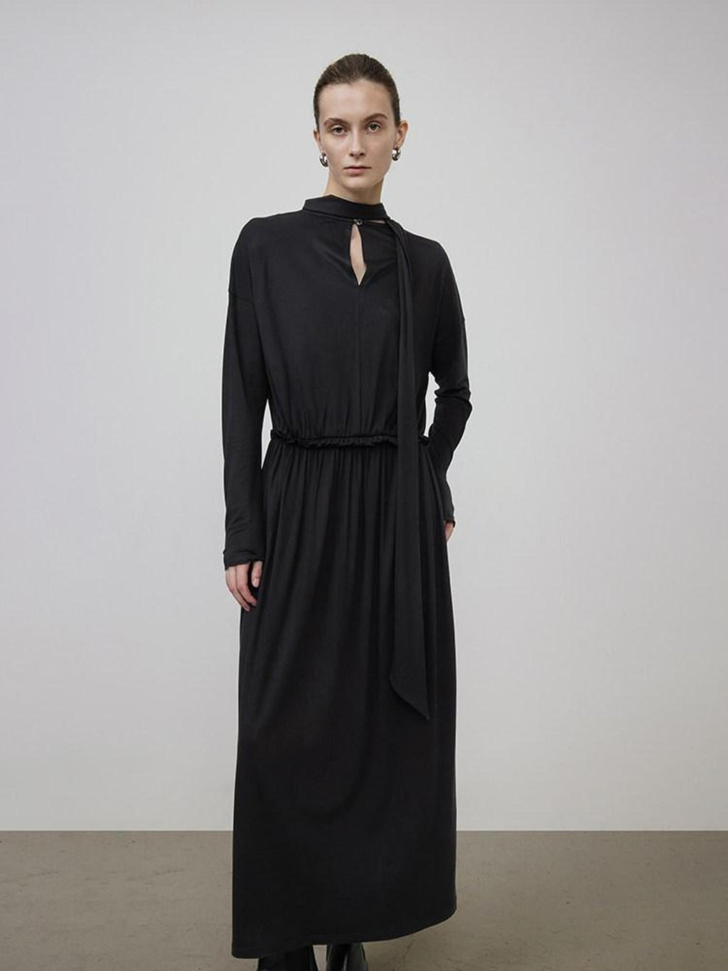 unspoken Minimal Office Pleated Round Neck Elastic Waist Long Sleeve Black Maxi Dresses