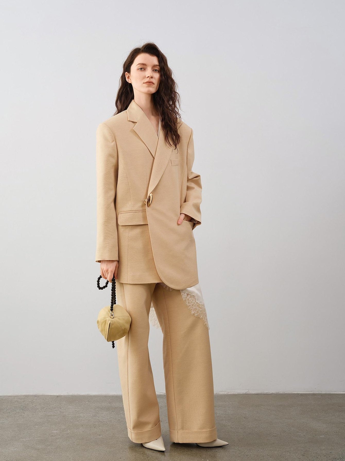 audreyyang Oversized Wool Single Button Notch Lapel Long Sleeve Women Cream Black Blazers