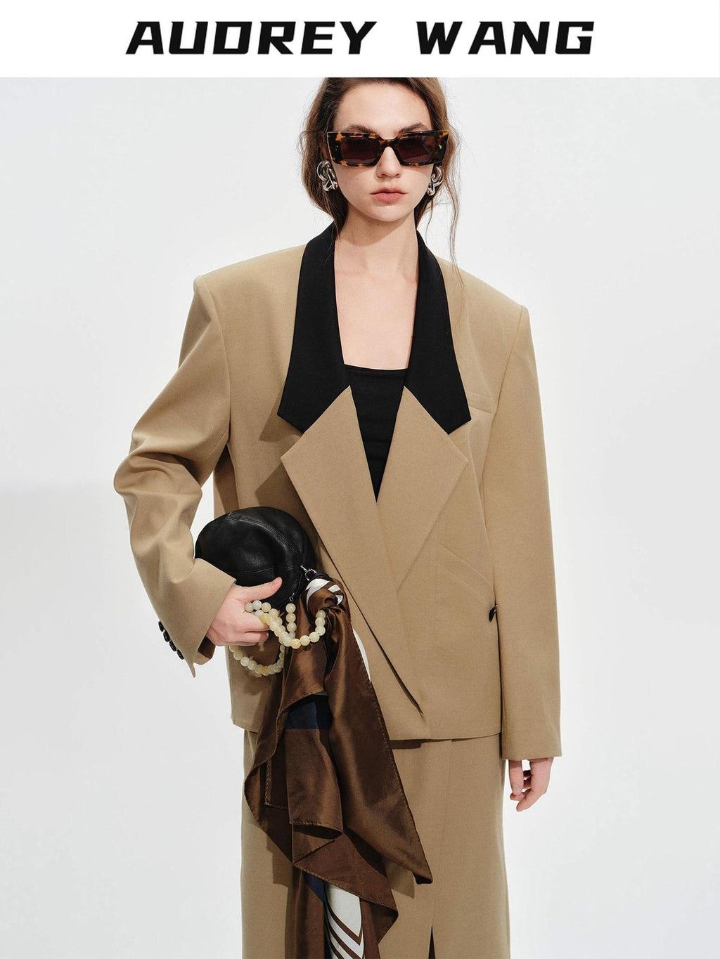 audreyyang Khaki Contrast Lapel Blazer Slit Loose Fit Long Sleeve Women Top & Skirt Sets