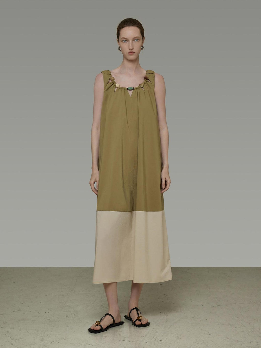 unspoken Khaki Beige Colorblock Sleeveless H Line Round Neck Loose Waist Maxi Dresses