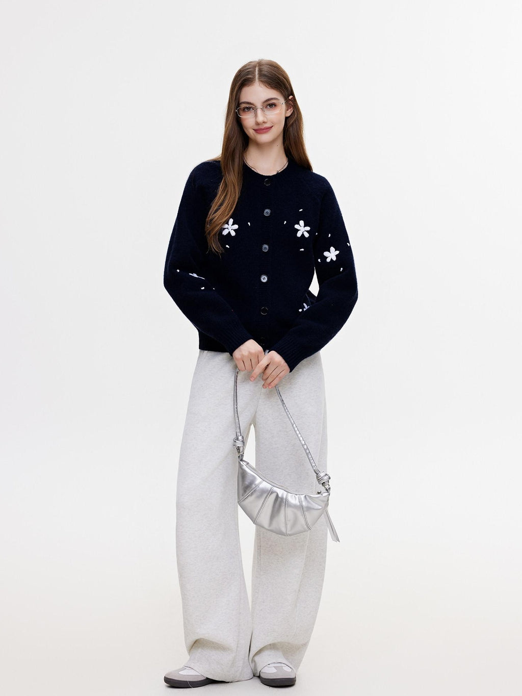 ikyou Thermal Commuter Straight Embroidered Women Acrylic Blend Black Cardigan Sweaters