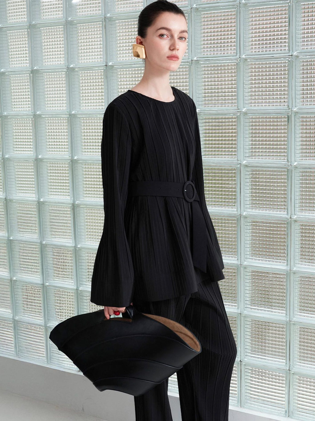 audreyyang Pleated Minimalist Office Loose Fit Bell Sleeve Women Black Polyester Blouses