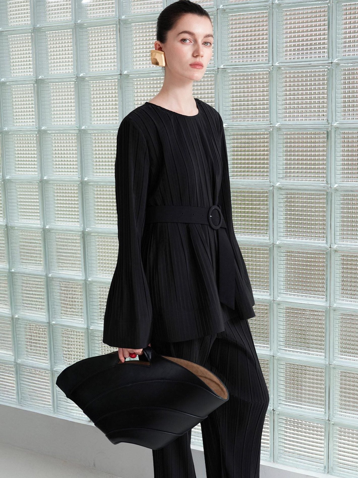 audreyyang Pleated Minimalist Office Loose Fit Bell Sleeve Women Black Polyester Blouses