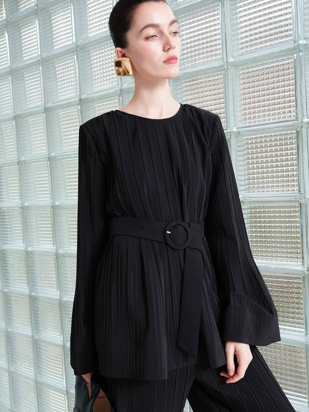audreyyang Pleated Minimalist Office Loose Fit Bell Sleeve Women Black Polyester Blouses