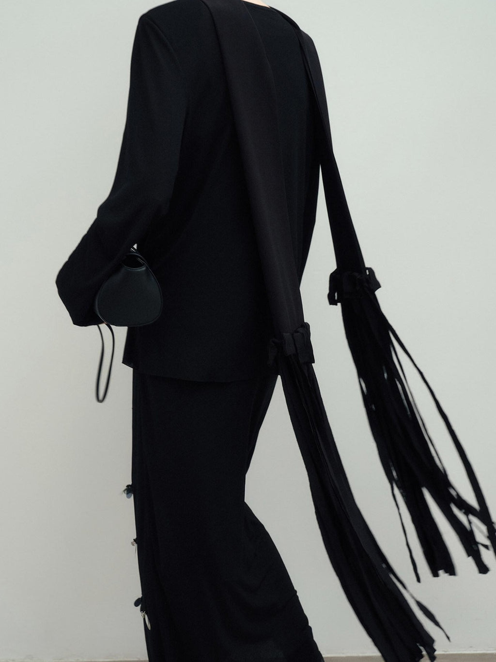 audreyyang Slim Minimal Office Crew Neck Long Sleeve Acetate Blend Black Cropped Jackets