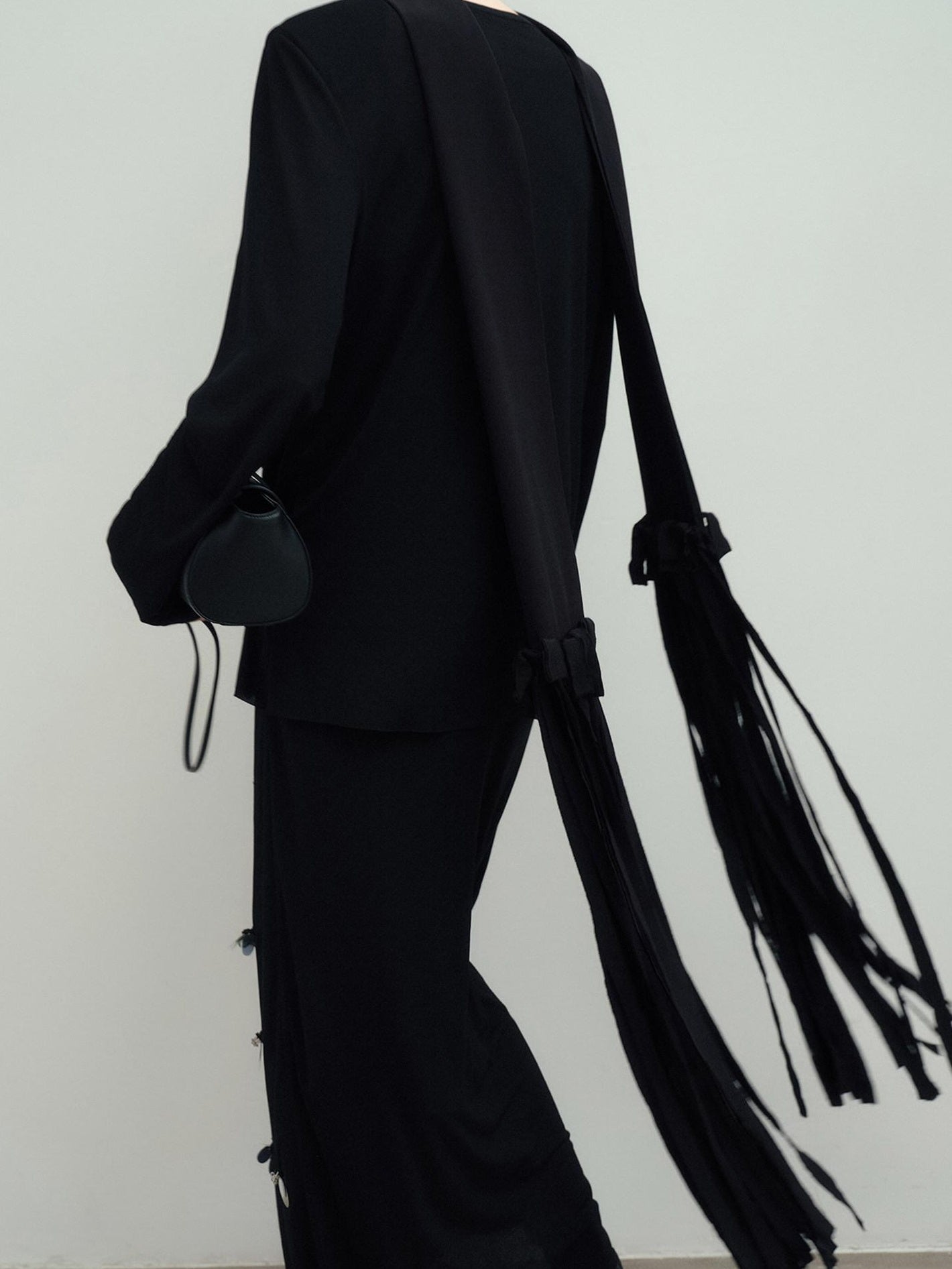 audreyyang Slim Minimal Office Crew Neck Long Sleeve Acetate Blend Black Cropped Jackets