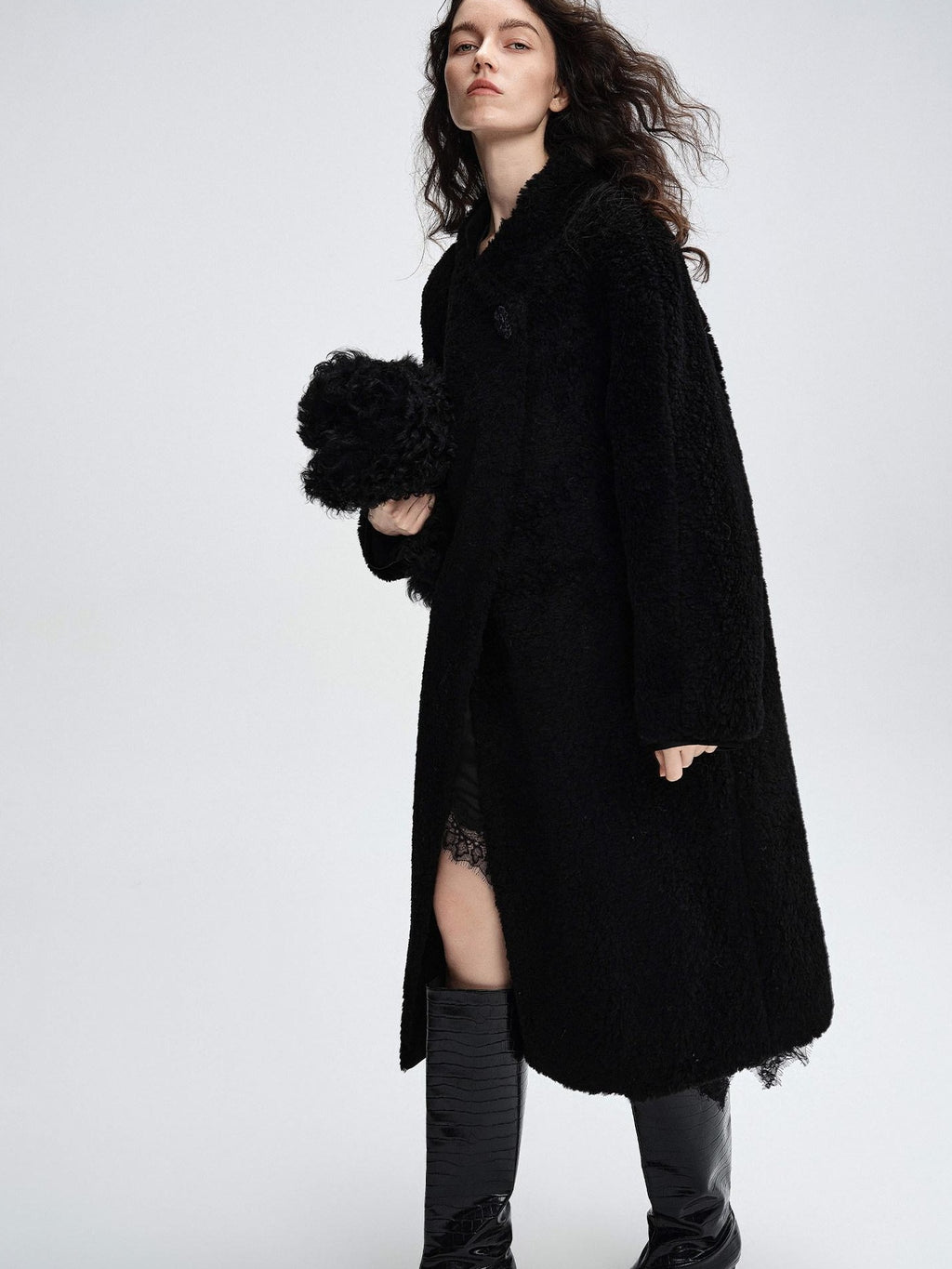 audreyyang Warm Thick Midlength Retro Loose Fit Stand Lamb Collar Women Wool Coats