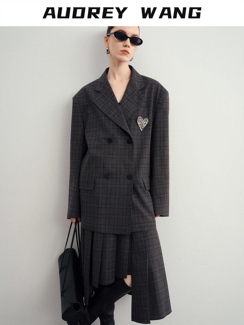 audreyyang Vintage Plaid Double Breasted Loose Fit Lapel Women Work Gray Blazers