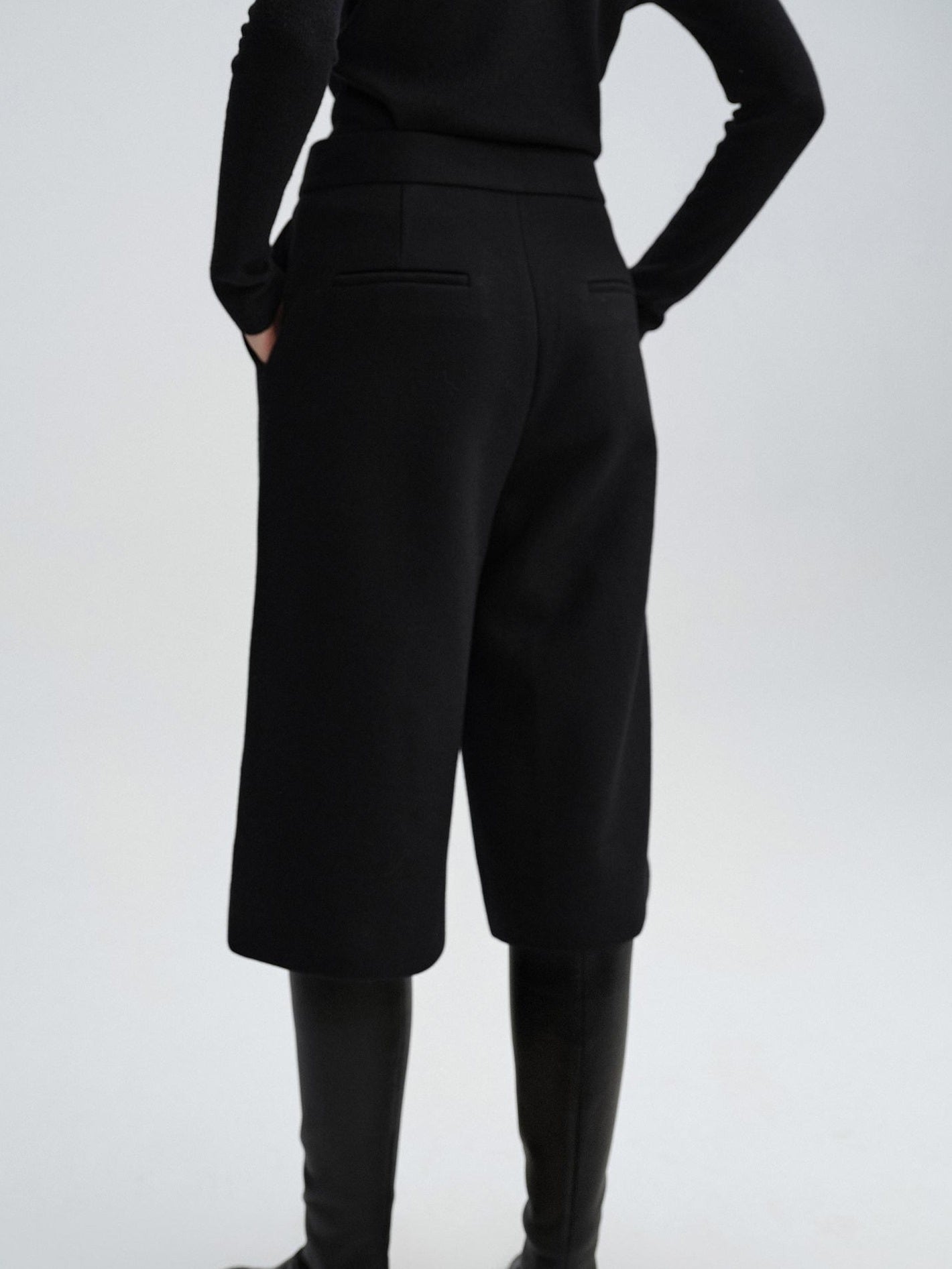 audreyyang Wool Blend Minimal Wide Leg Natural Waist Women Office Mid-Length Shorts
