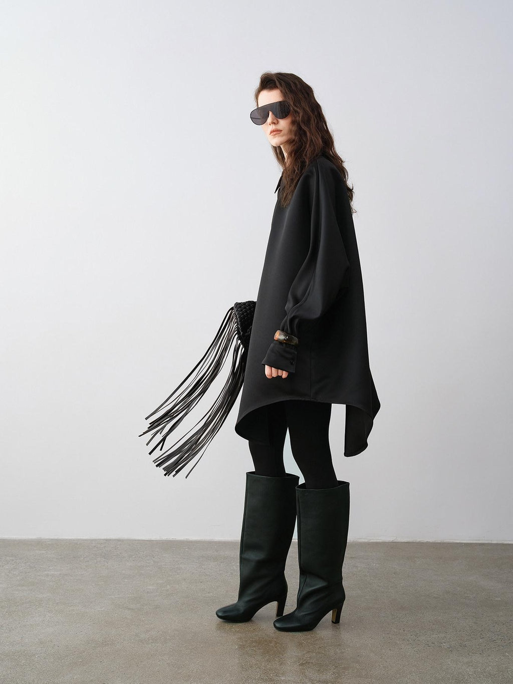 audreyyang Wrinkle Resistant Minimalist Loose Fit Turn Down Collar Women Polyester Shirts