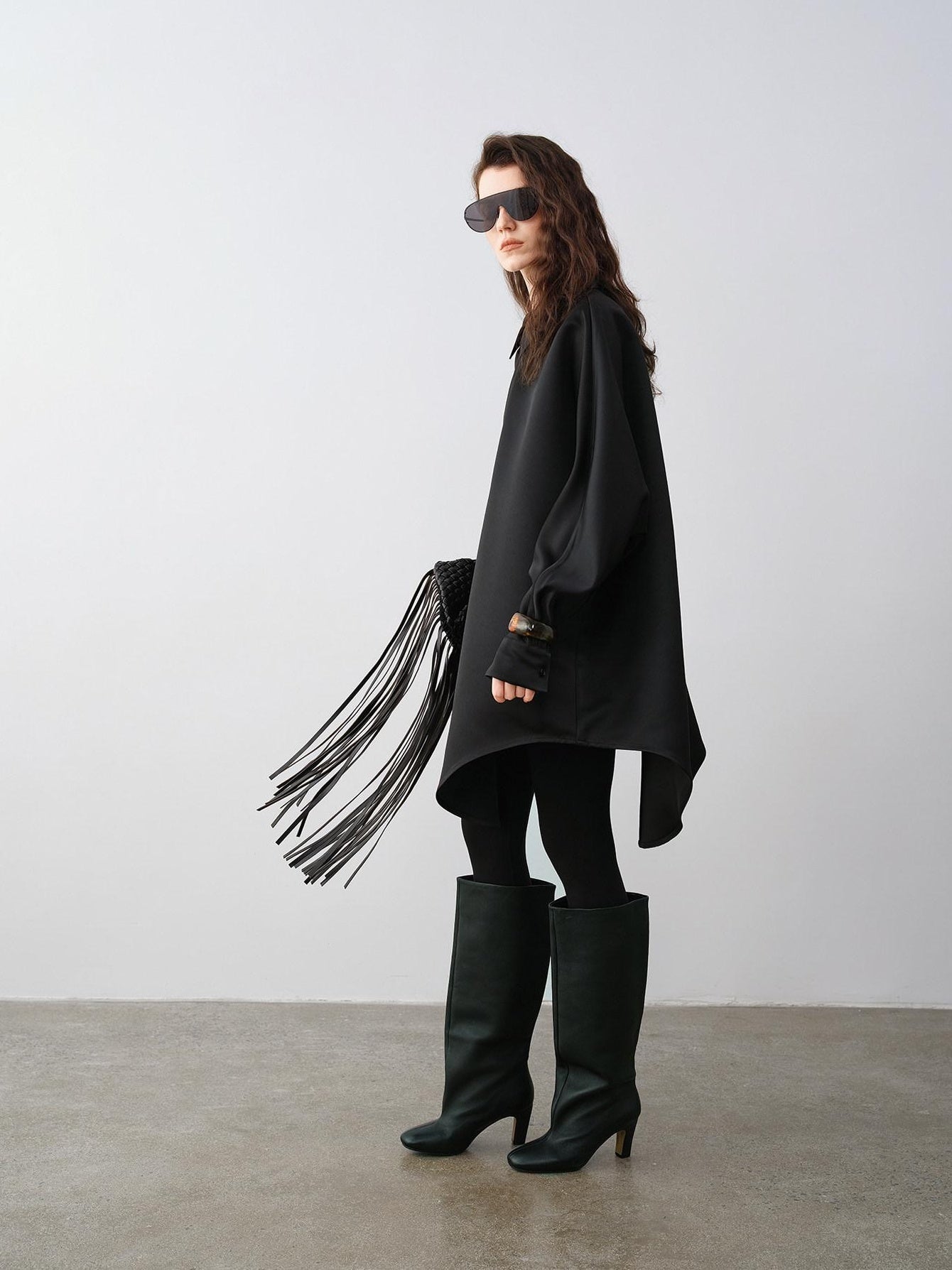audreyyang Wrinkle Resistant Minimalist Loose Fit Turn Down Collar Women Polyester Shirts