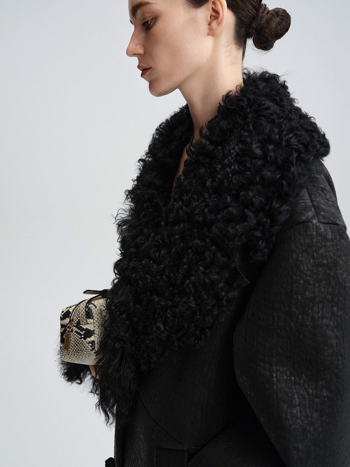 audreyyang Warm Wool Shearling Collar Patchwork Loose Midlength Women Black Long Coats