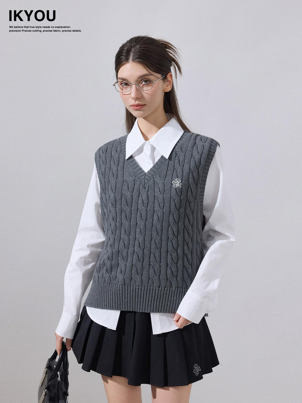 ikyou Lightweight Embroidered V-neck Cropped Preppy Girls Cotton Grey Sweaters