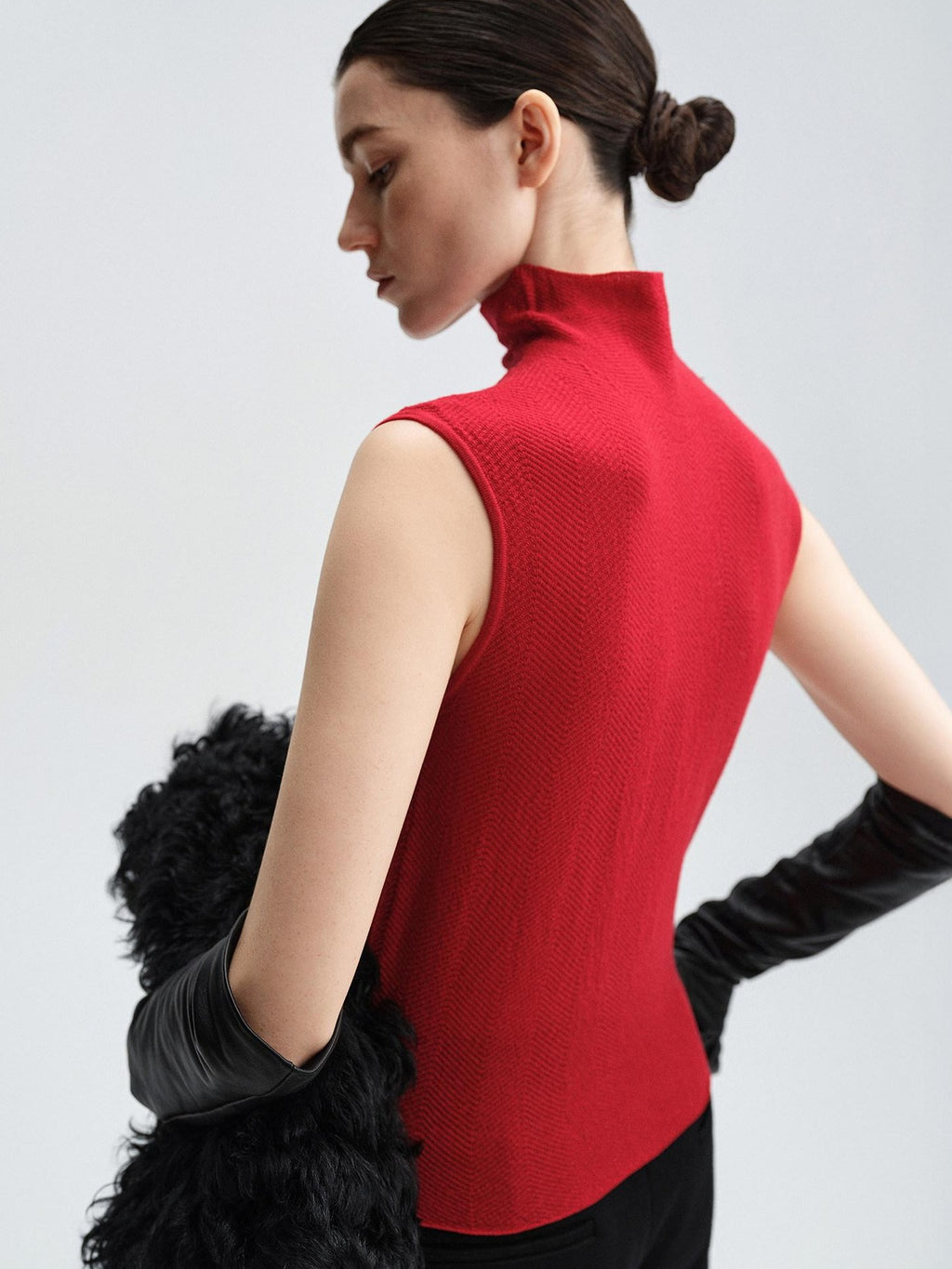 audreyyang Paris Red Slim 100 Percent Sheep Wool High Neck Sleeveless Off Shoulder Crop Tops