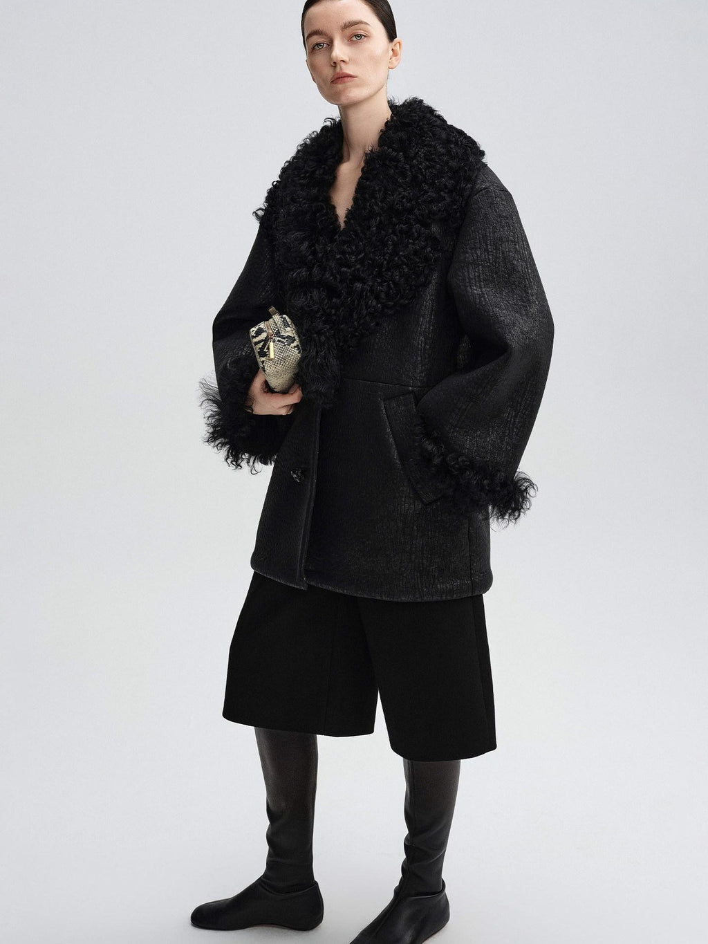 audreyyang Warm Wool Patch Retro Loose Lapel Midlength Women Lambswool Collar Long Coats