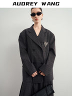 audreyyang Vintage Plaid Double Breasted Loose Fit Lapel Women Work Gray Blazers