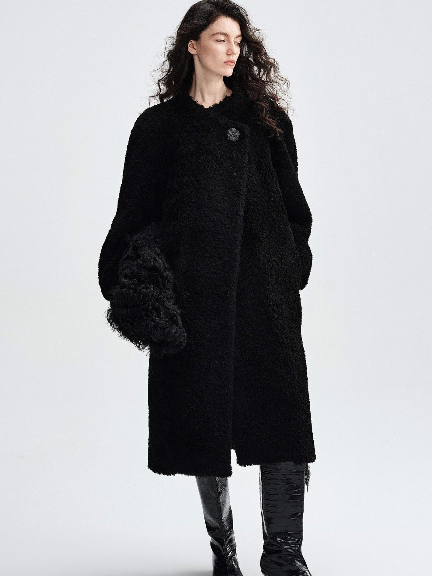 audreyyang Warm Thick Midlength Retro Loose Fit Stand Lamb Collar Women Wool Coats
