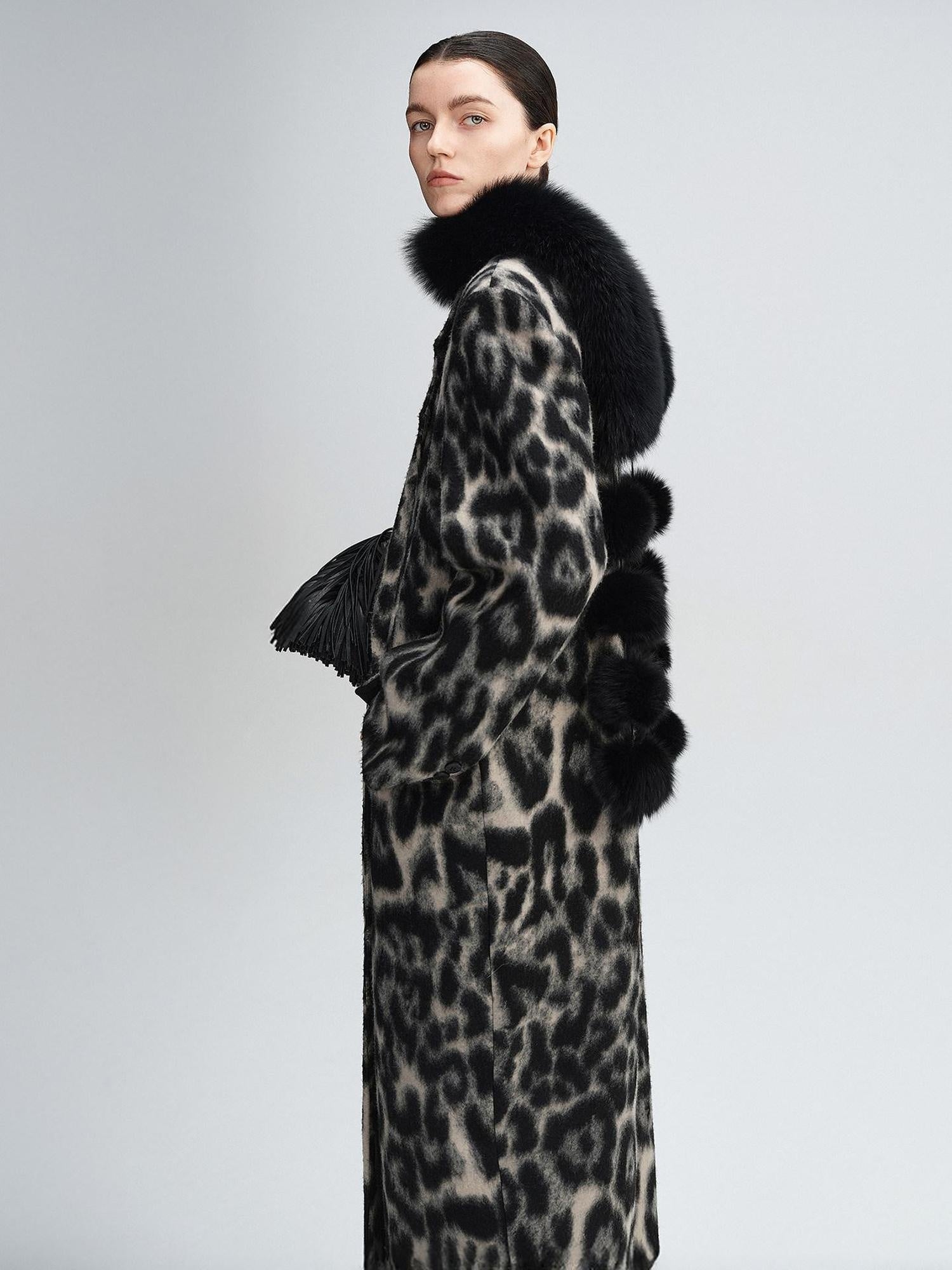 audreyyang Ultra Warm Fox Fur Solid Black Plush Elegant Women Luxury Scarves