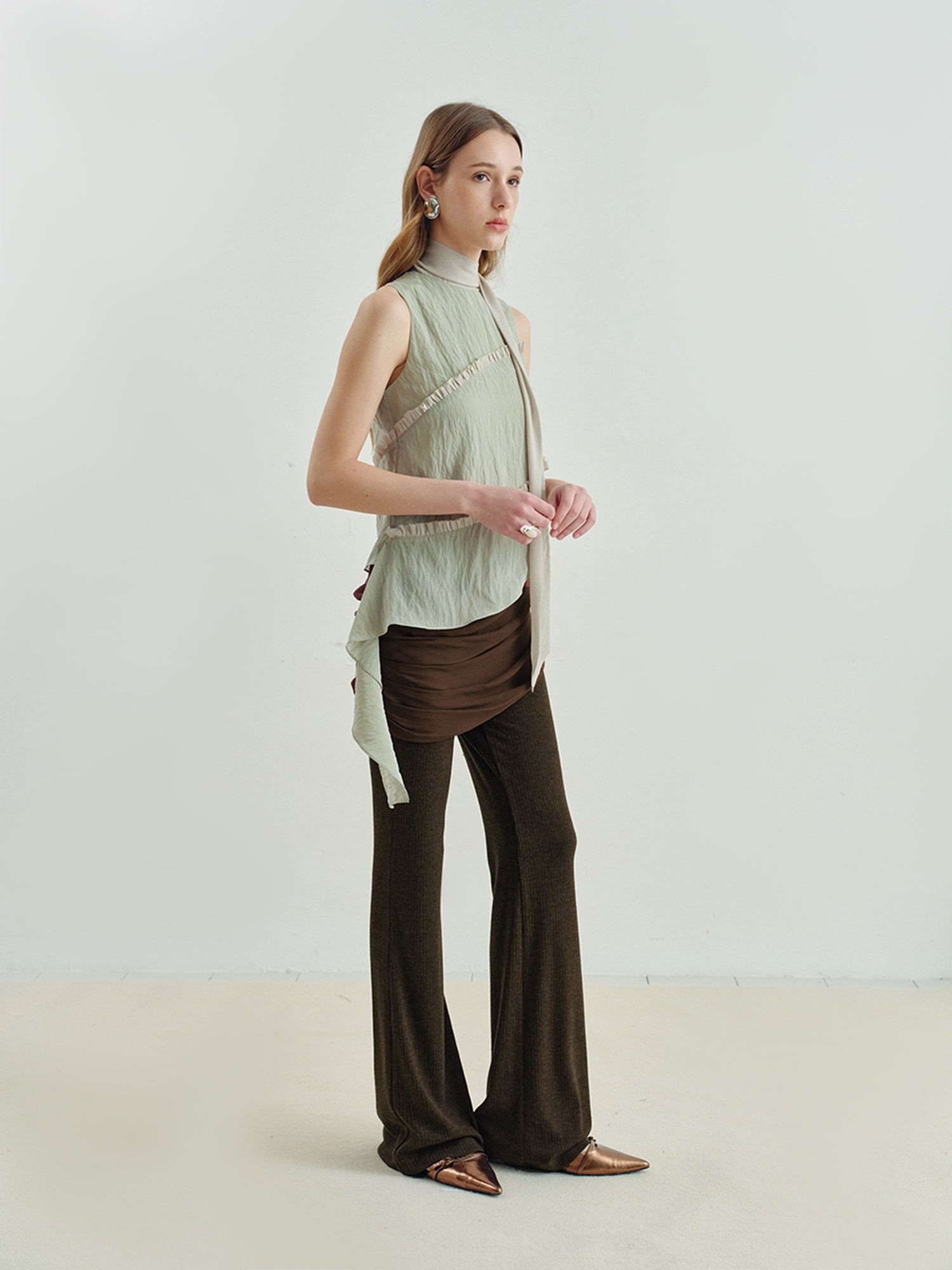 someonesometimes Versatile Viscose Blend Slim Lettuce Edge Camisole Cardamom Green Tank Tops
