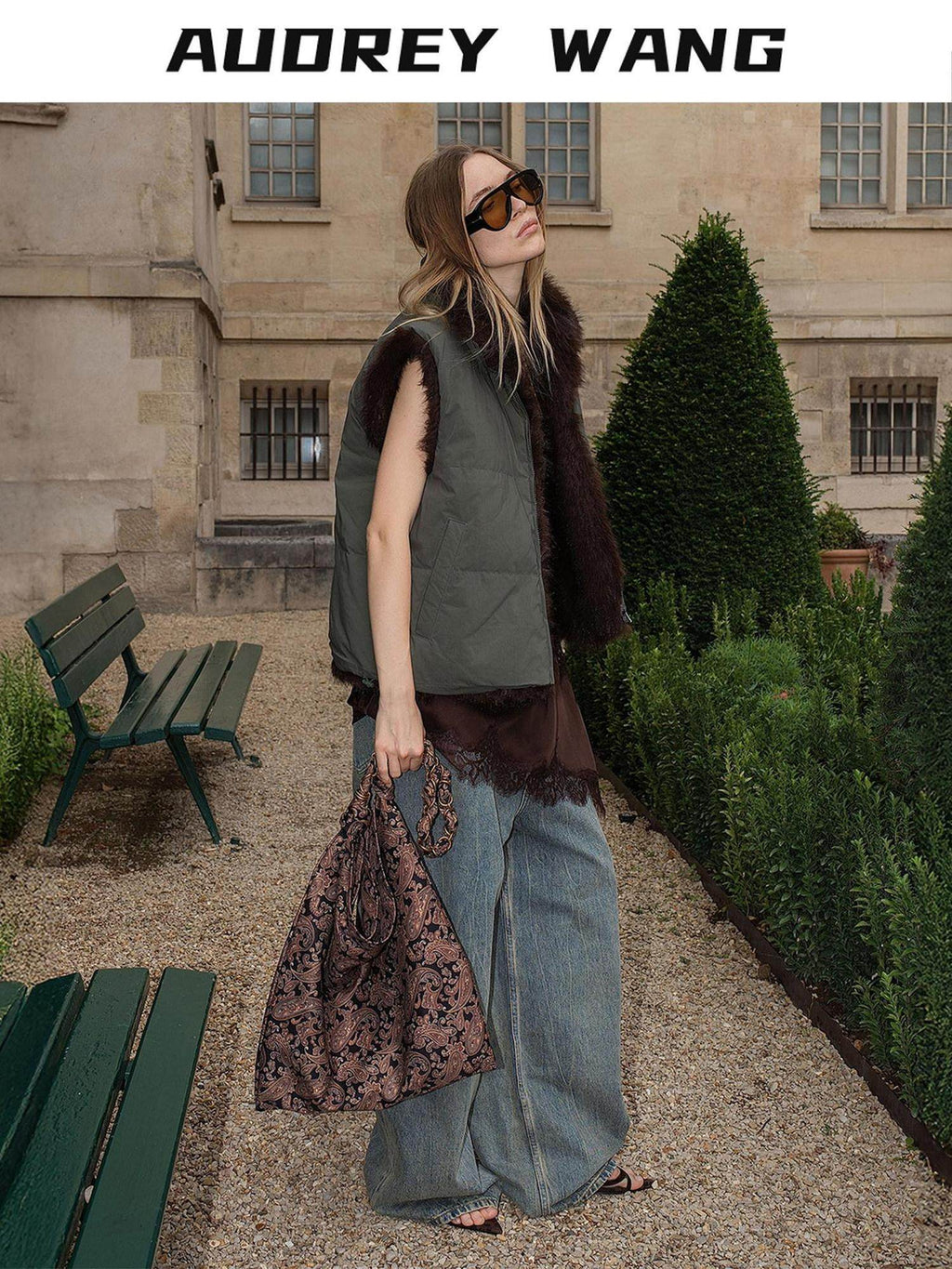 audreyyang Warm Reversible Faux Fur Stand Collar Sleeveless Relaxed Olive Short Coat