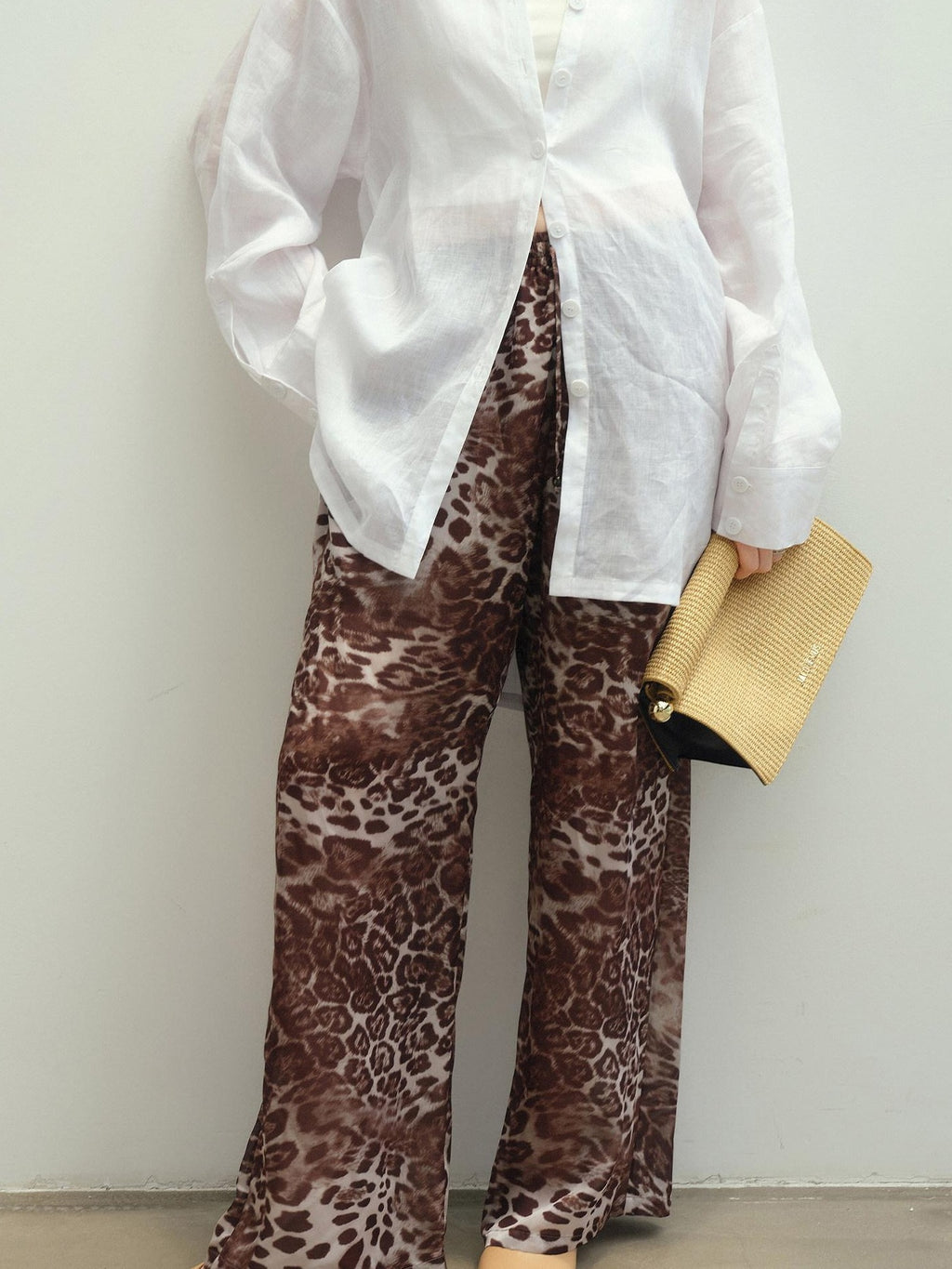 audreyyang Leopard Print Minimal Elastic Waist Natural Rise Commuter Women Wide Leg Pants