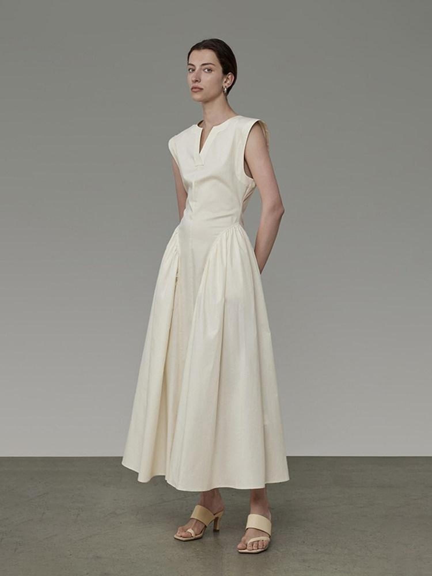 unspoken Pleated High Waist Minimal H Silhouette U Neck Sleeveless Office Maxi Dresses
