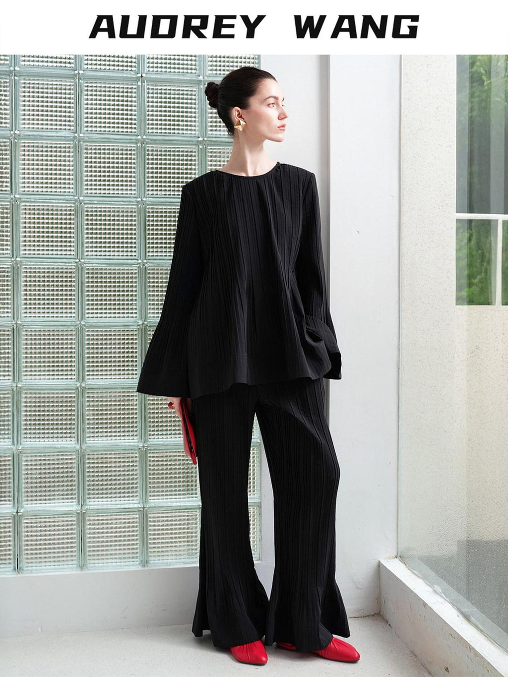 audreyyang Pleated Minimalist Office Loose Fit Bell Sleeve Women Black Polyester Blouses