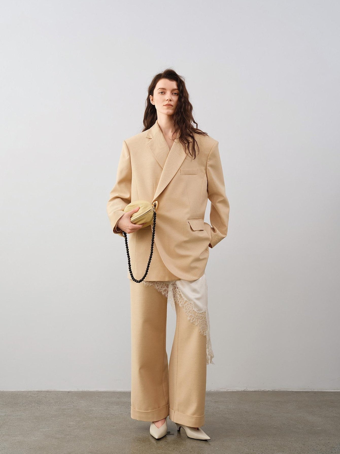 audreyyang Oversized Wool Single Button Notch Lapel Long Sleeve Women Cream Black Blazers