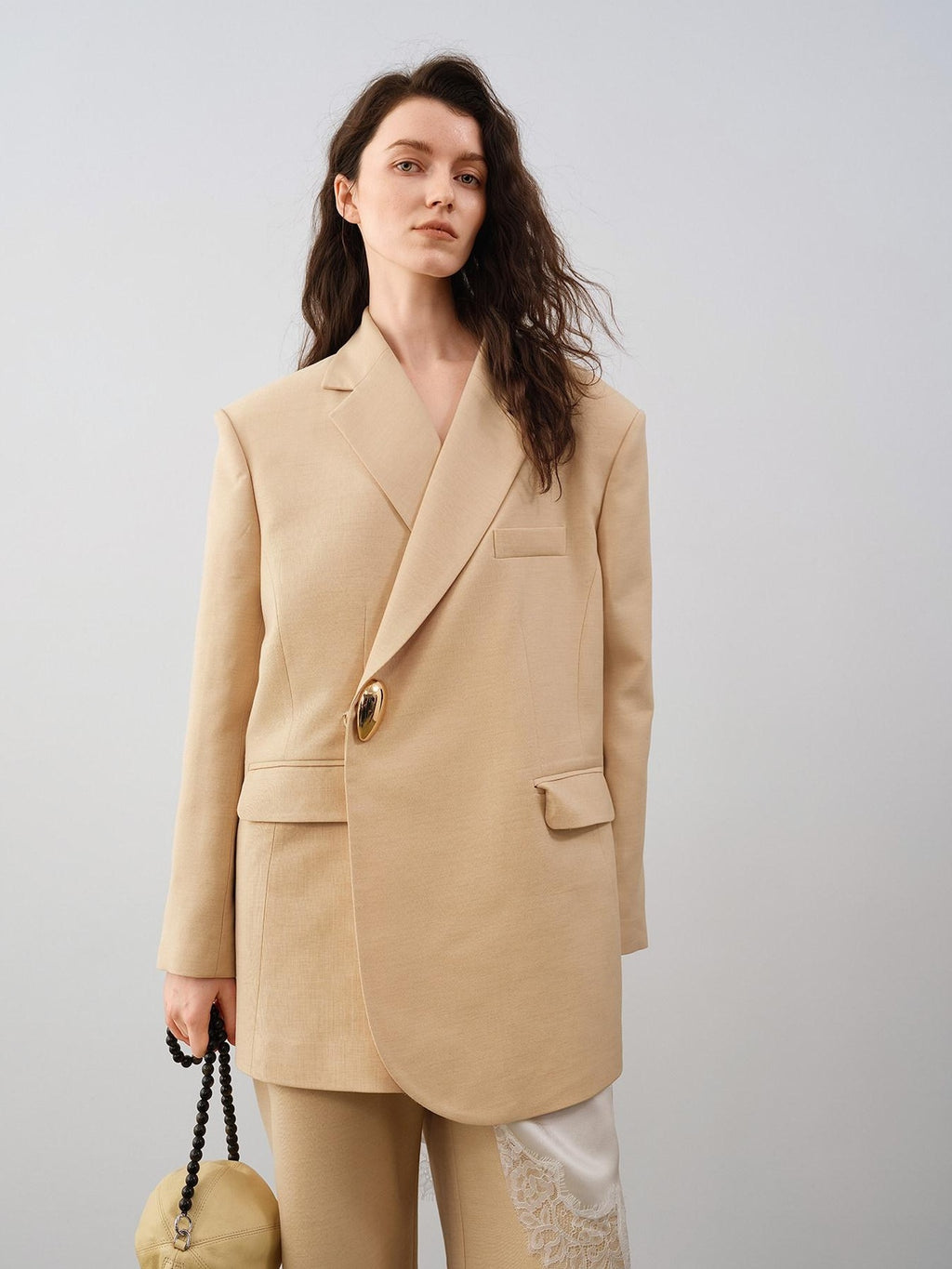 audreyyang Oversized Wool Single Button Notch Lapel Long Sleeve Women Cream Black Blazers