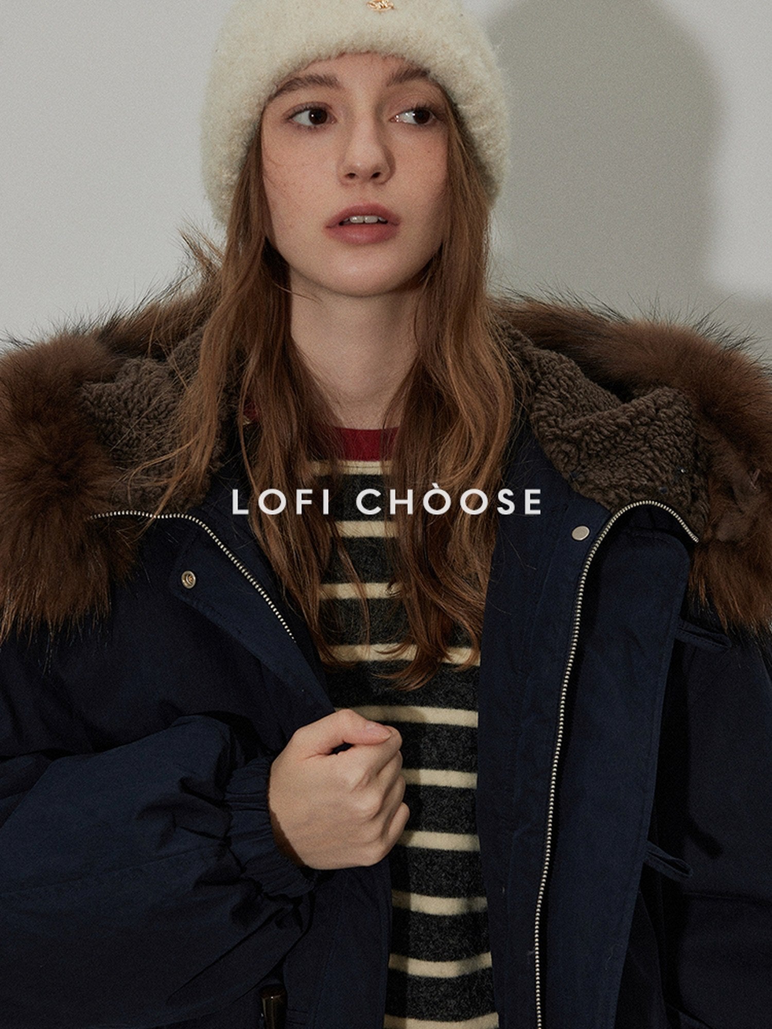 Lofi choose 90% White Duck Down Short Detachable Hood Fur Collar Commuter Women Down Jackets