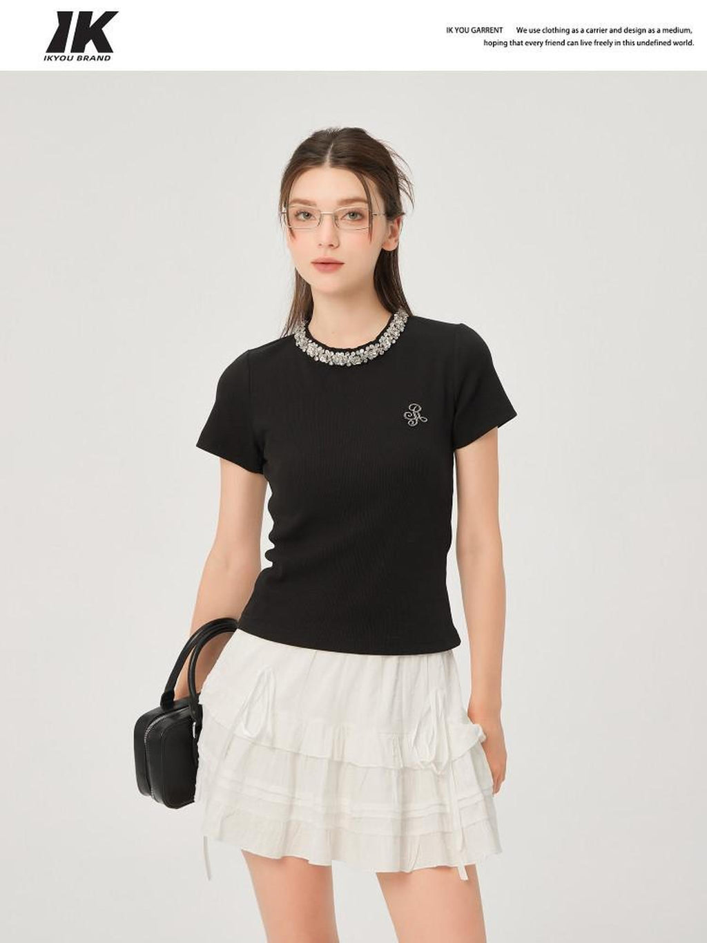 ikyou Durable Cotton Blend Slim Fit Short Sleeve Crewneck Women Black Basic Crop Tops