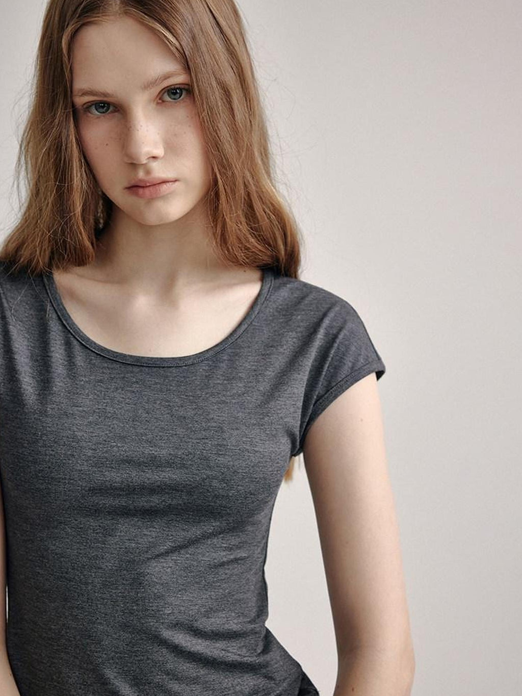 fano Soft Stretch Polyester Round Neck Minimalist Women Black Basic Crop Tops